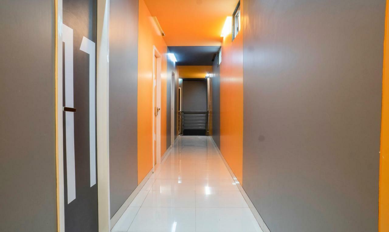 Oyo Flagship 13885 Metro Residency Bombaj