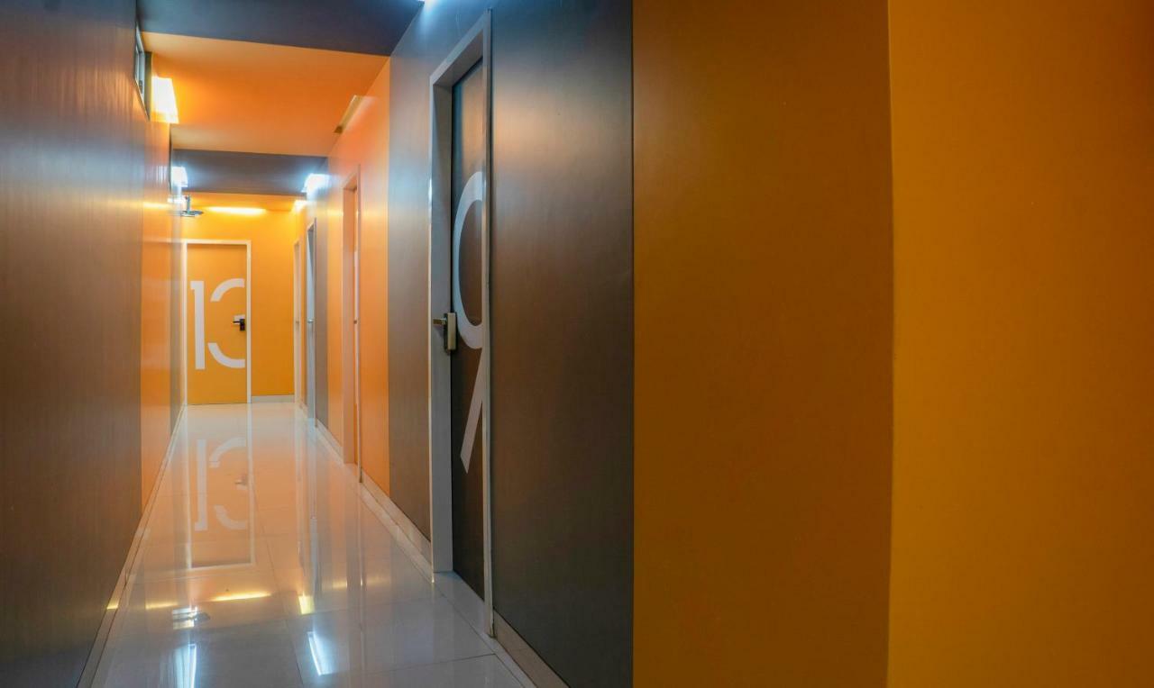 Hotel Oyo Flagship 13885 Metro Residency Bombaj