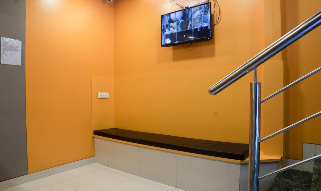 Hotel Oyo Flagship 13885 Metro Residency Bombaj